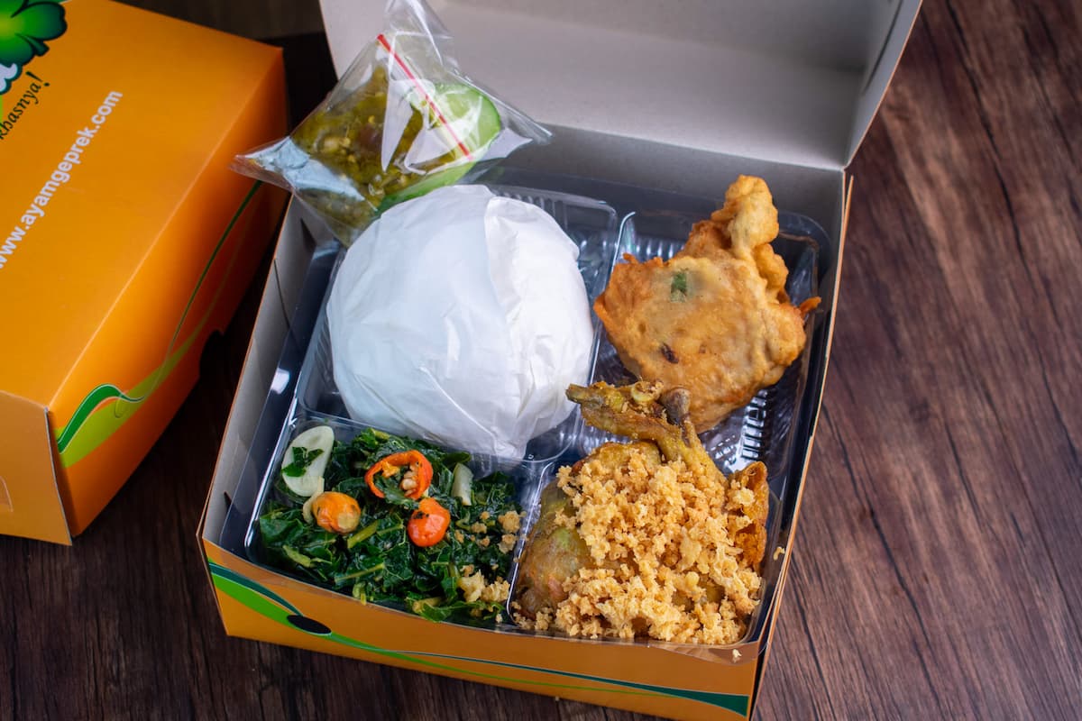 Nasi Box Ayam Hemat